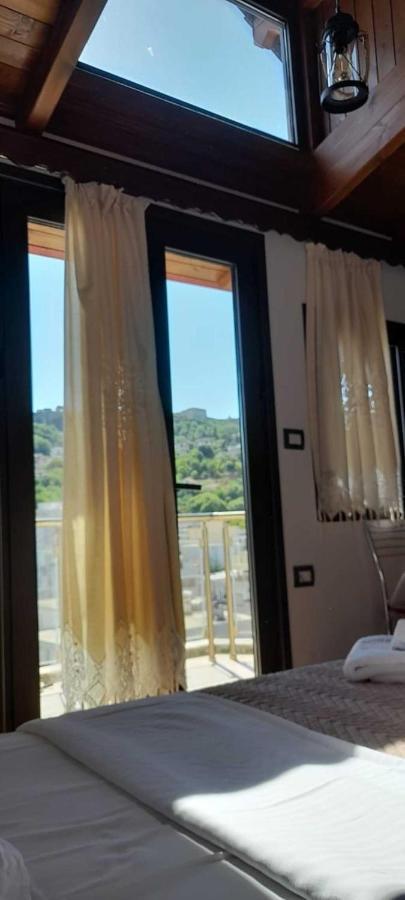 Hotel The First Gjirokastër Esterno foto