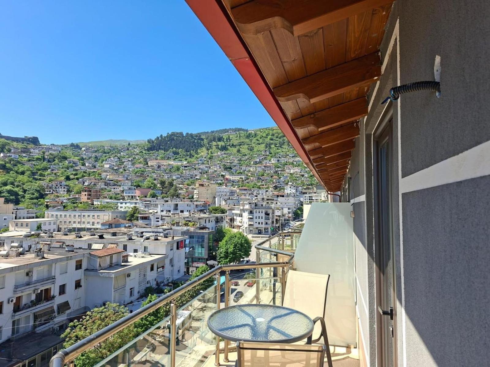 Hotel The First Gjirokastër Esterno foto