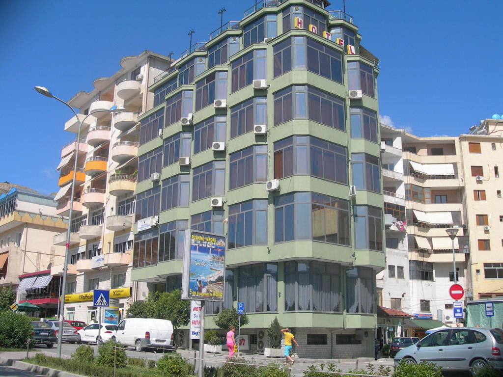 Hotel The First Gjirokastër Esterno foto