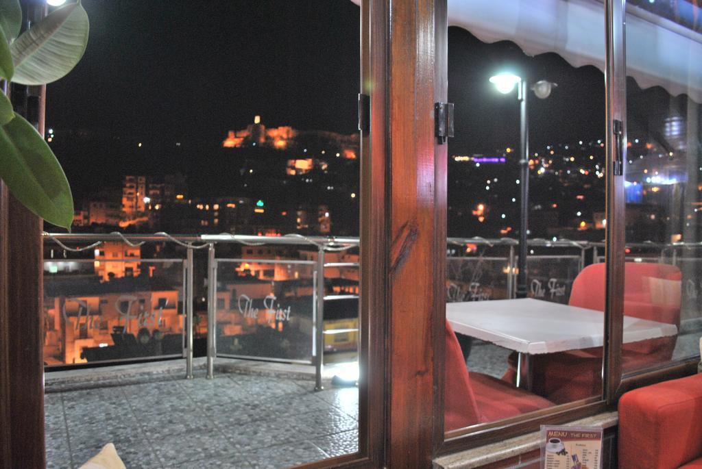 Hotel The First Gjirokastër Esterno foto