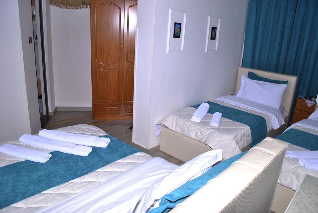 Hotel The First Gjirokastër Esterno foto