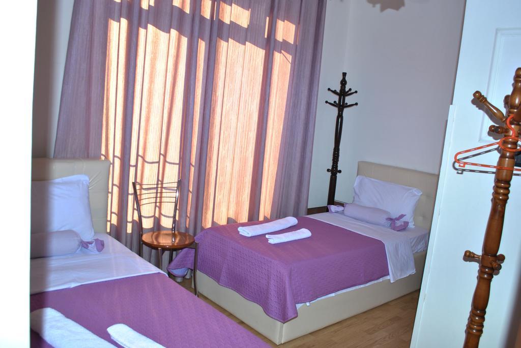 Hotel The First Gjirokastër Esterno foto