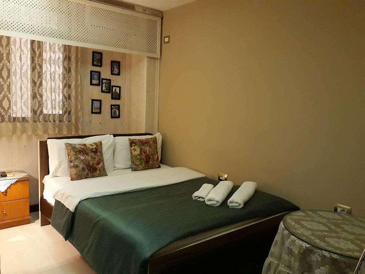 Hotel The First Gjirokastër Esterno foto